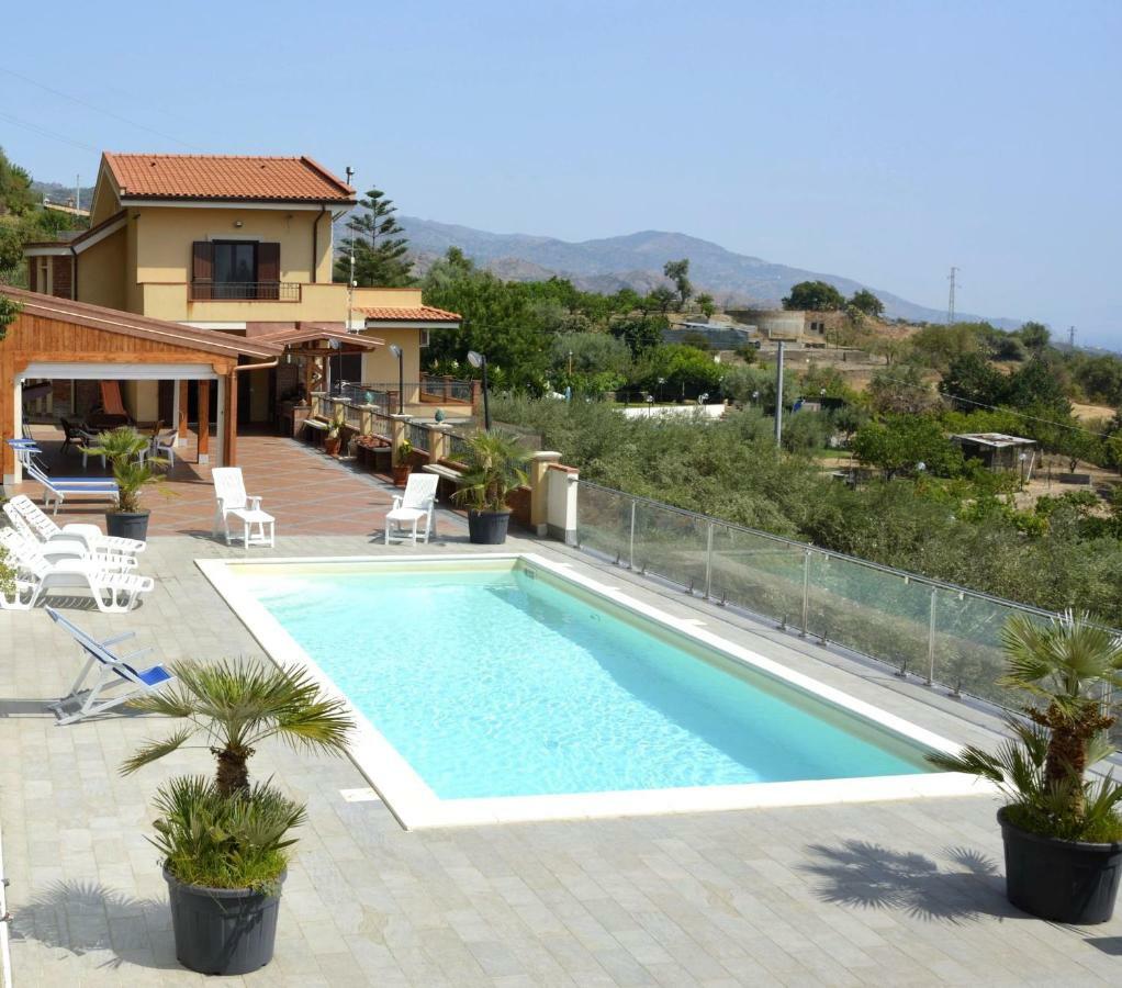 Villa Gemma Di Mare Santa Teresa Di Riva Exterior foto