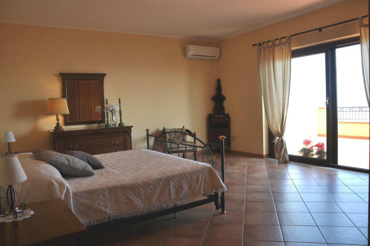Villa Gemma Di Mare Santa Teresa Di Riva Exterior foto